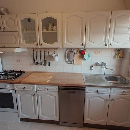 Aneli Rooms & Apartament Ровин Екстериор снимка