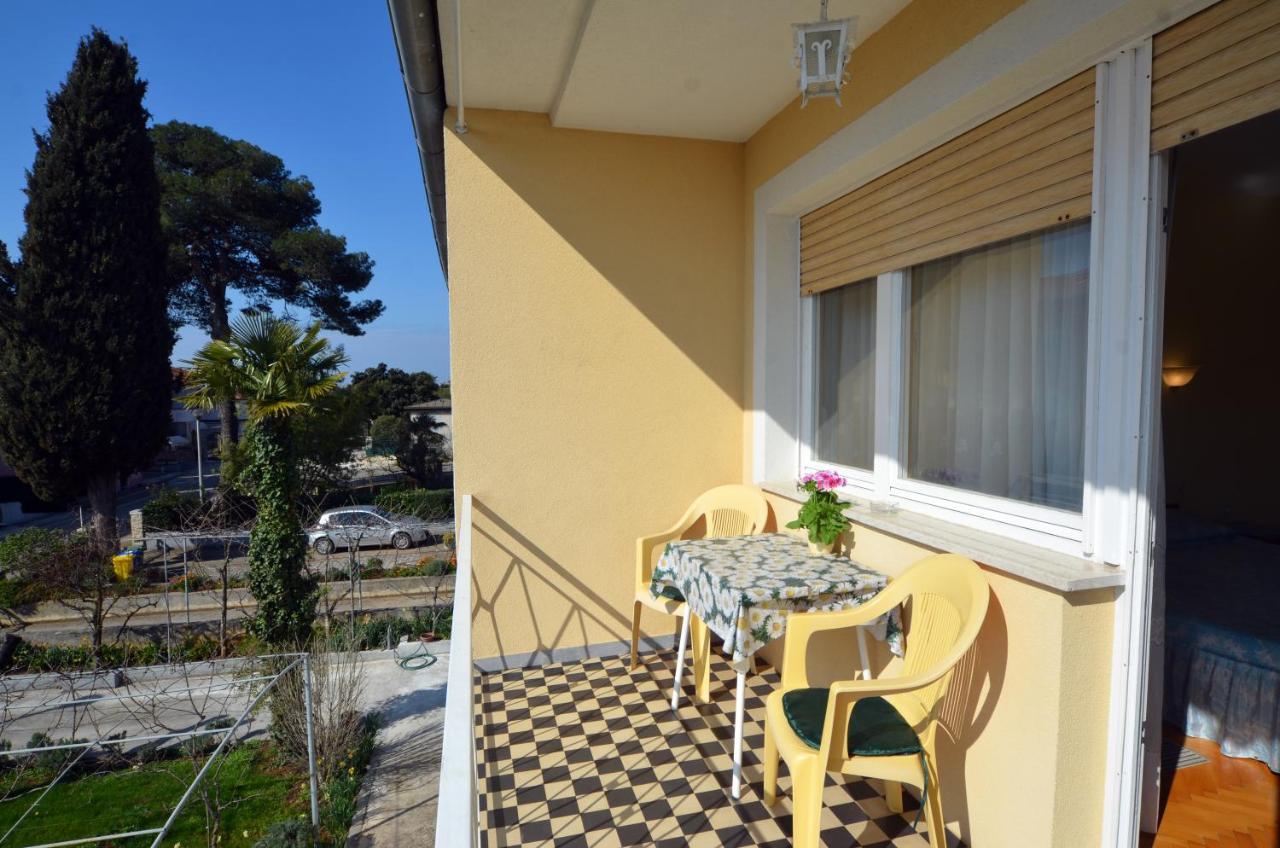 Aneli Rooms & Apartament Ровин Екстериор снимка