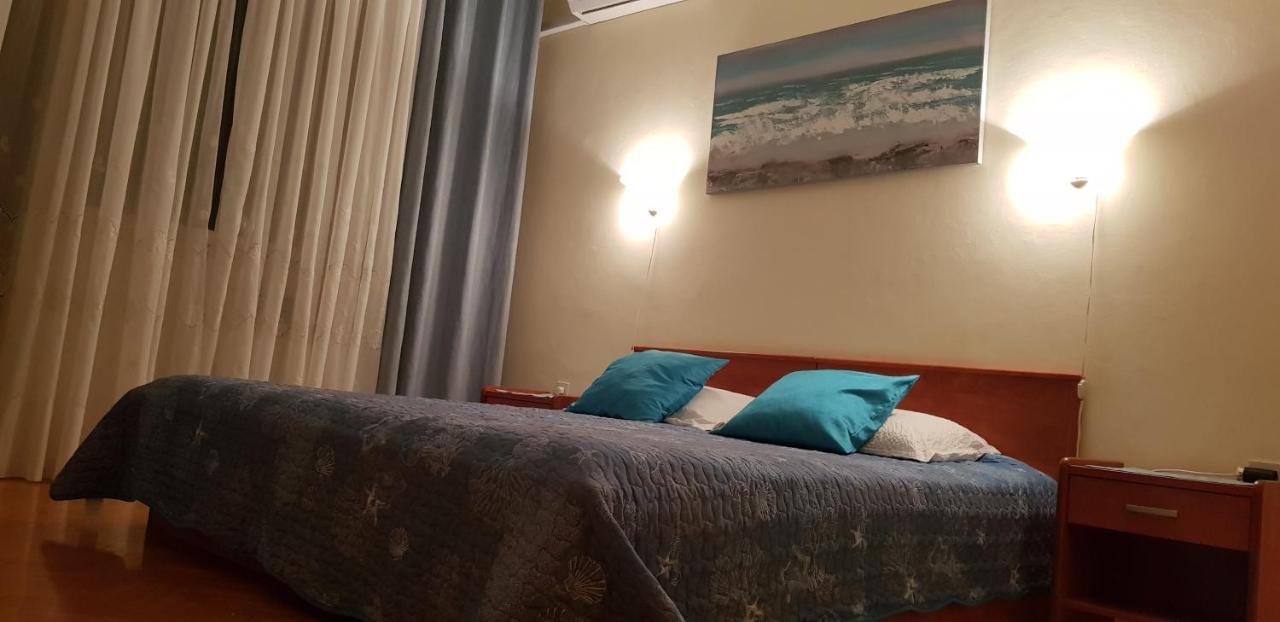 Aneli Rooms & Apartament Ровин Екстериор снимка