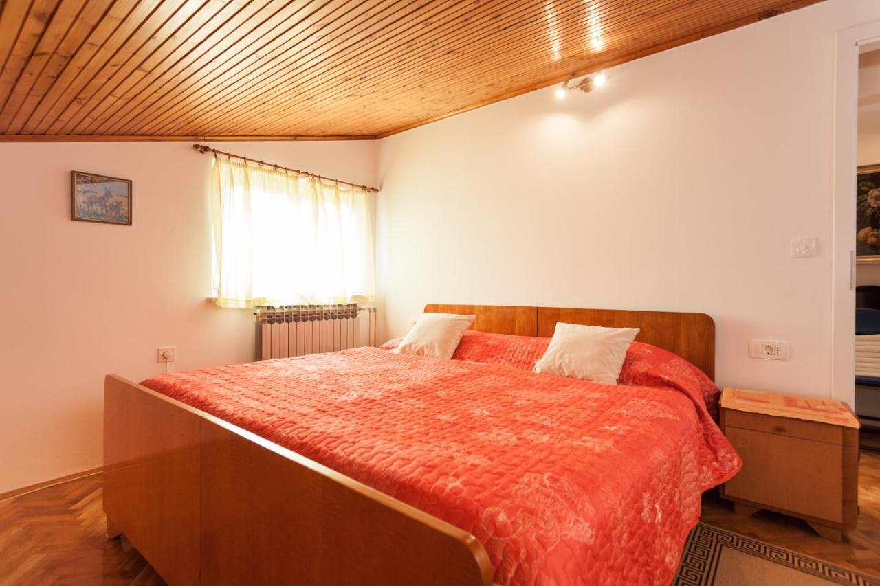 Aneli Rooms & Apartament Ровин Екстериор снимка