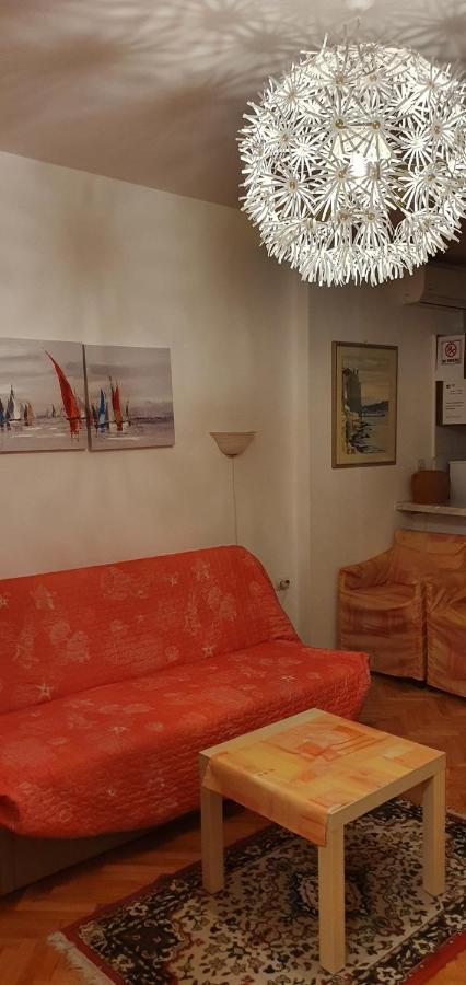 Aneli Rooms & Apartament Ровин Екстериор снимка