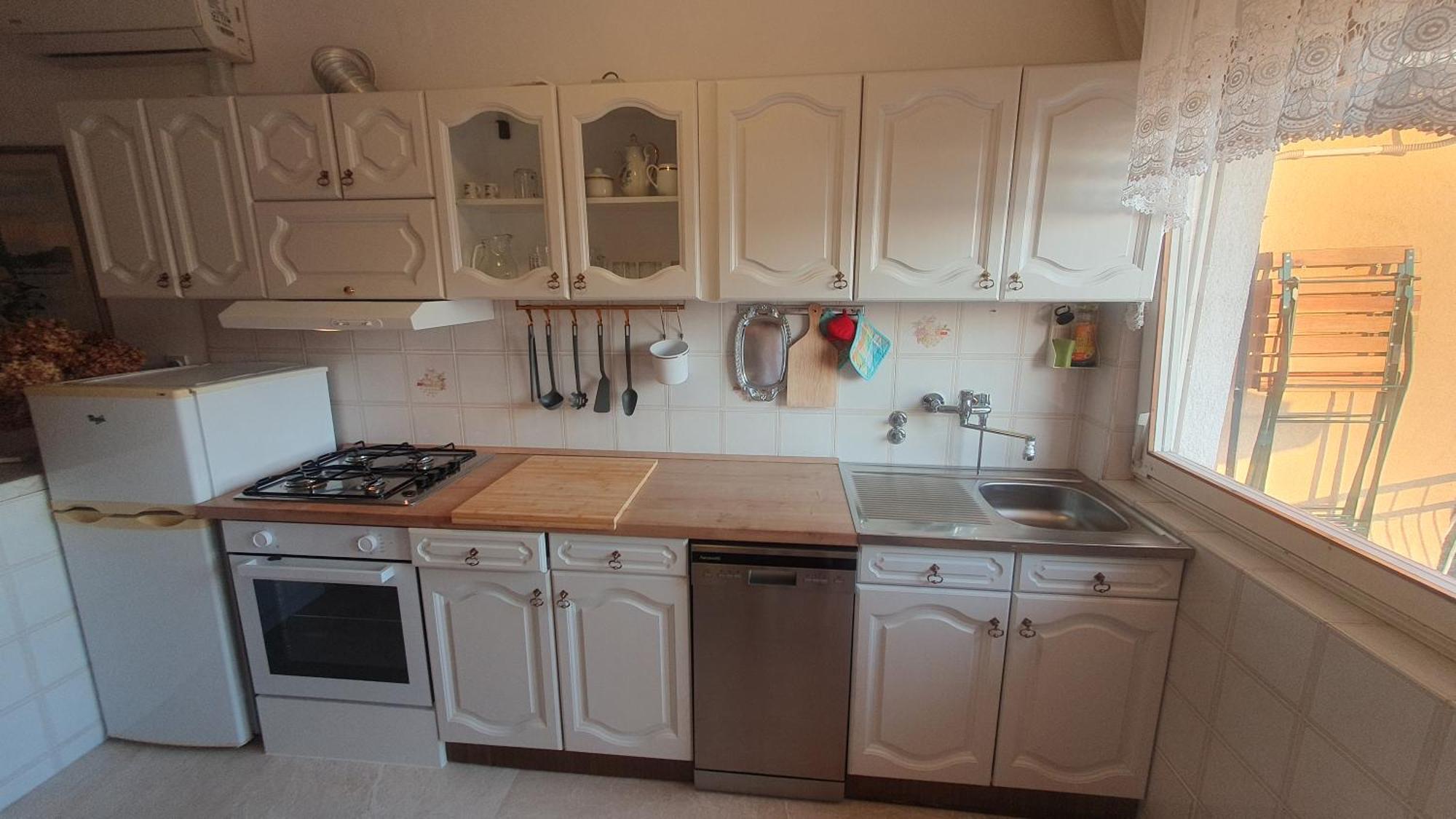 Aneli Rooms & Apartament Ровин Екстериор снимка